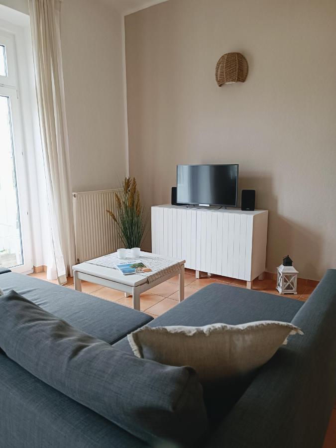 Ferienwohnung Strandmuschel In Der Villa Daheim In Juliusruh Breege Extérieur photo